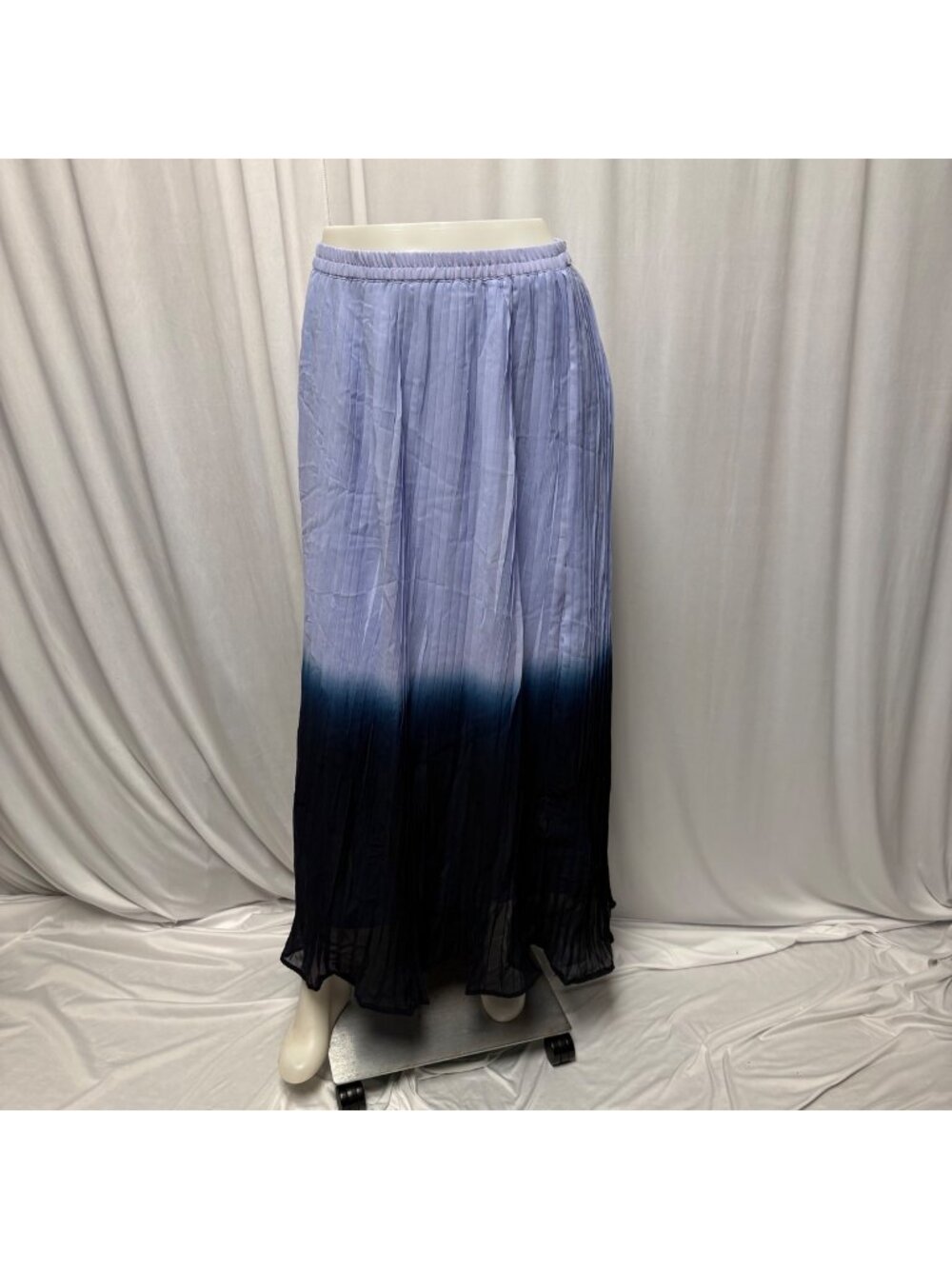 Cupio Pleated Maxi Skirt Womens Large Blue Ombre Lined Elastic Waist Comfy NEW